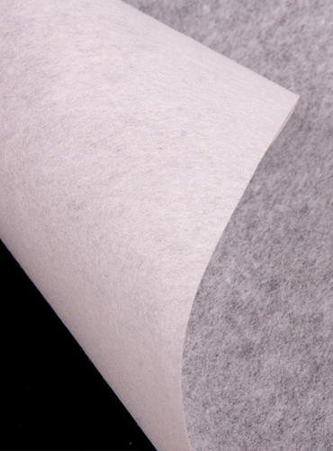 ¿Cómo logra la absorbencia la tela no tejida absorbente?